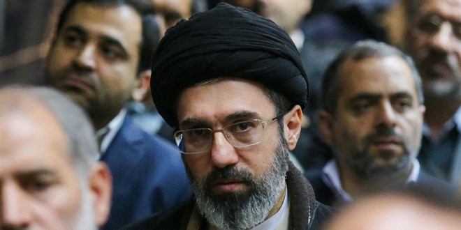 Hamaney'den "düşman hibrit savaşa yöneldi" açıklaması