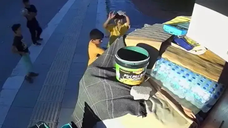 Belediye başkanını bile duygulandıran görüntü: Mayasında güzel ahlak var