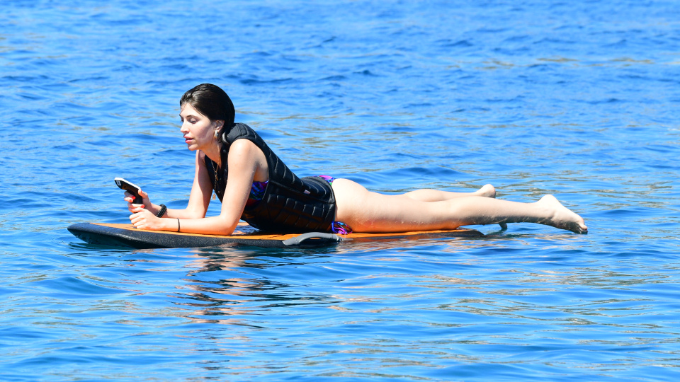 Beyza Gümülcine Yalıkavak'ta su sporlarındaki hünerlerini sergiledi