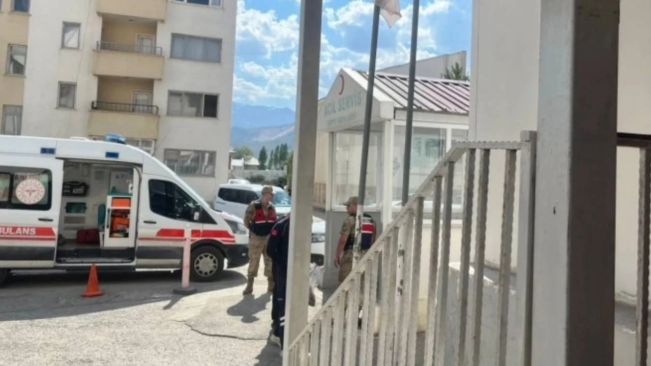 Başkale sınır hattında patlama: 3 asker yaralandı