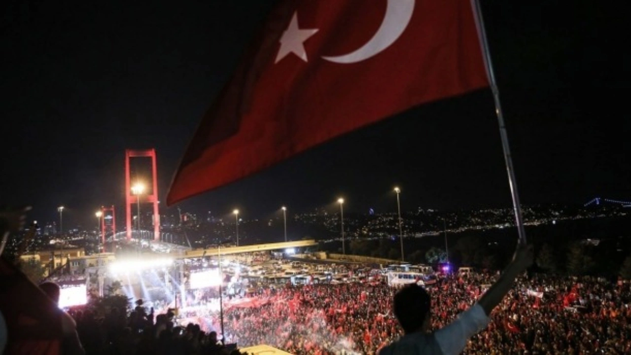 Darbe girişiminin 10. yılı dönümü: Türkiye genelinde törenler var