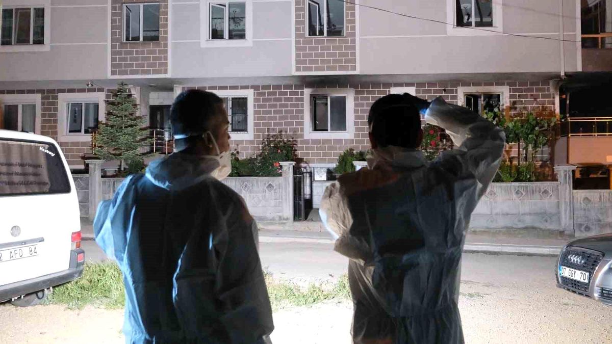 Mutfakta yaşanan patlama sonrası yangın: 3 yaralı