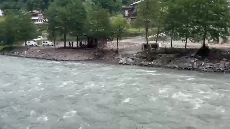 Fırtına Deresi'nde can pazarı: Kayıp gencin cansız bedeni bulundu AFAD ekibinden bir personel hayatını kaybetti