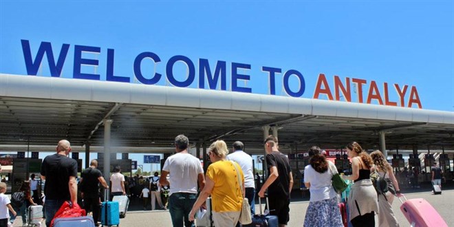 Antalya Havalimanı 5 ayda 9 milyondan fazla yolcuya hizmet verdi