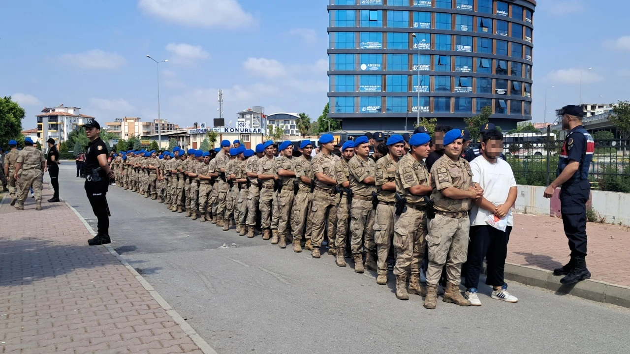 Hesaplarında 8 milyar lira hacim vardı: Onlarca kişi adliyeye sevk edildi