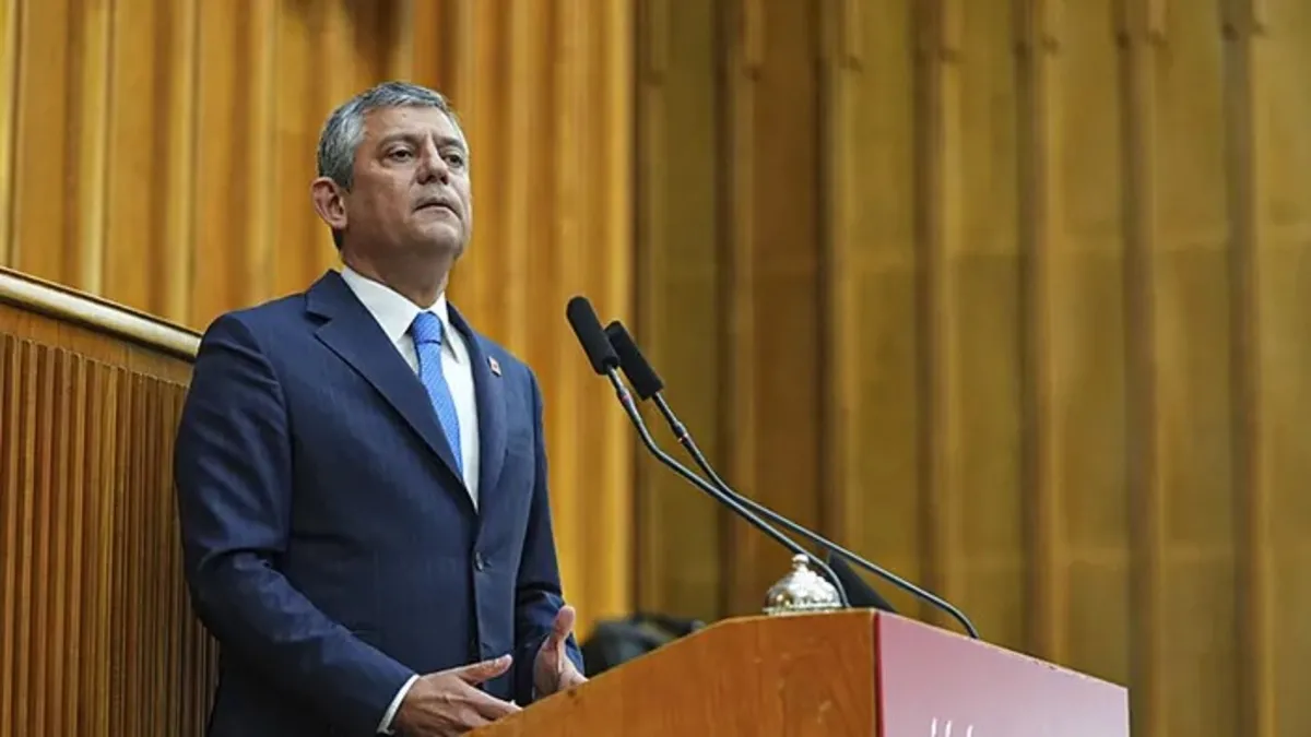 Dini değerlerin aşağılanmasını 'Sanat' saydı! Özgür Özel’den komedyen Deniz Göktaş'ın skandalına destek