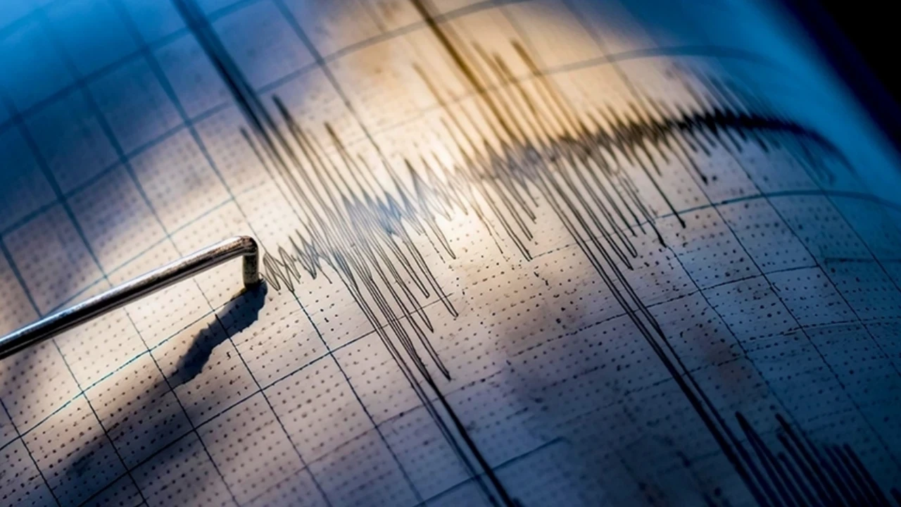 Son dakika... Balıkesir'de 4 büyüklüğünde deprem