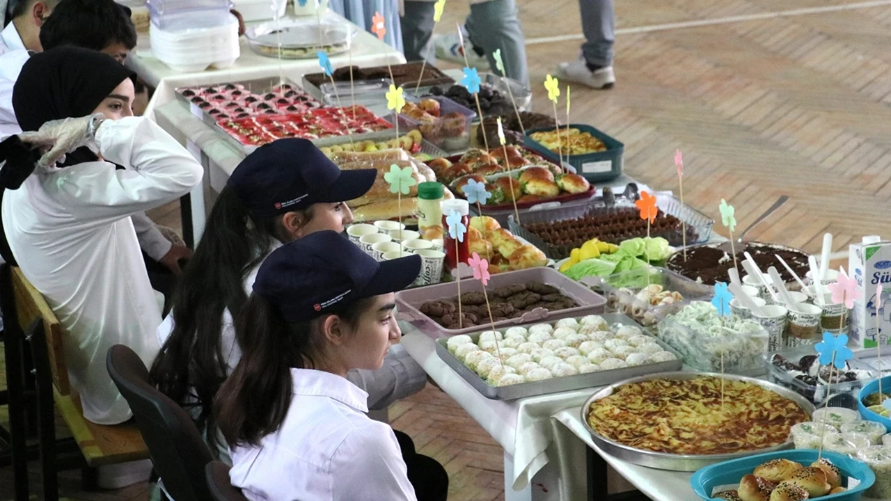 Erzurum'da gençlere savunma sanayisi anlatıldı: TSKGV tanıtım etkinliği düzenlendi