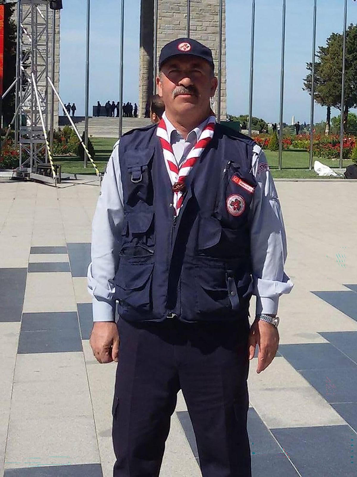 Doğa yürüyüşüne çıktığı ormanda kalp krizi geçirdi, kaldırıldığı hastanede öldü