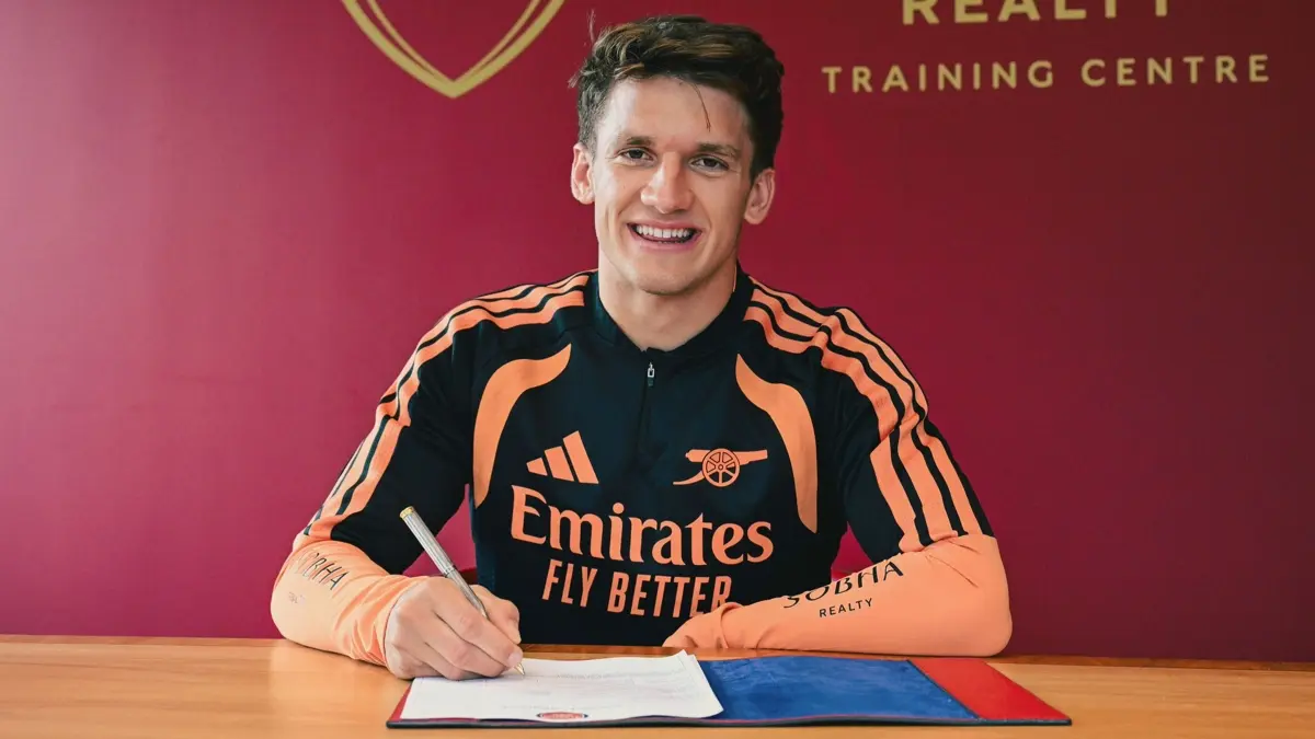 Arsenal, Christos Tzolis'i kadrosuna kattı
