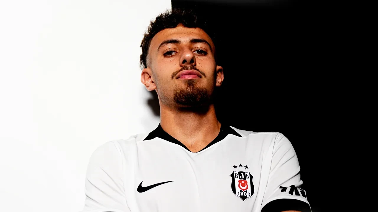 Beşiktaş'ın yeni transferi İlhan Fakılı'dan açıklama! "Bu forma için her şeyimi vereceğim"
