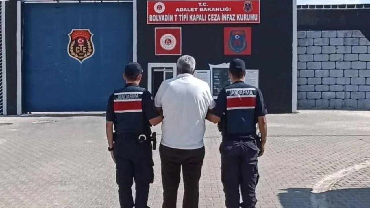Firarinin midesinden 590 gram uyuşturucu çıktı
