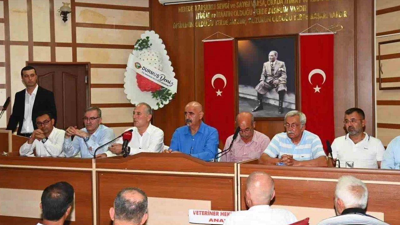 Anamur’da muz üreticilerinden yerli üretim çağrısı