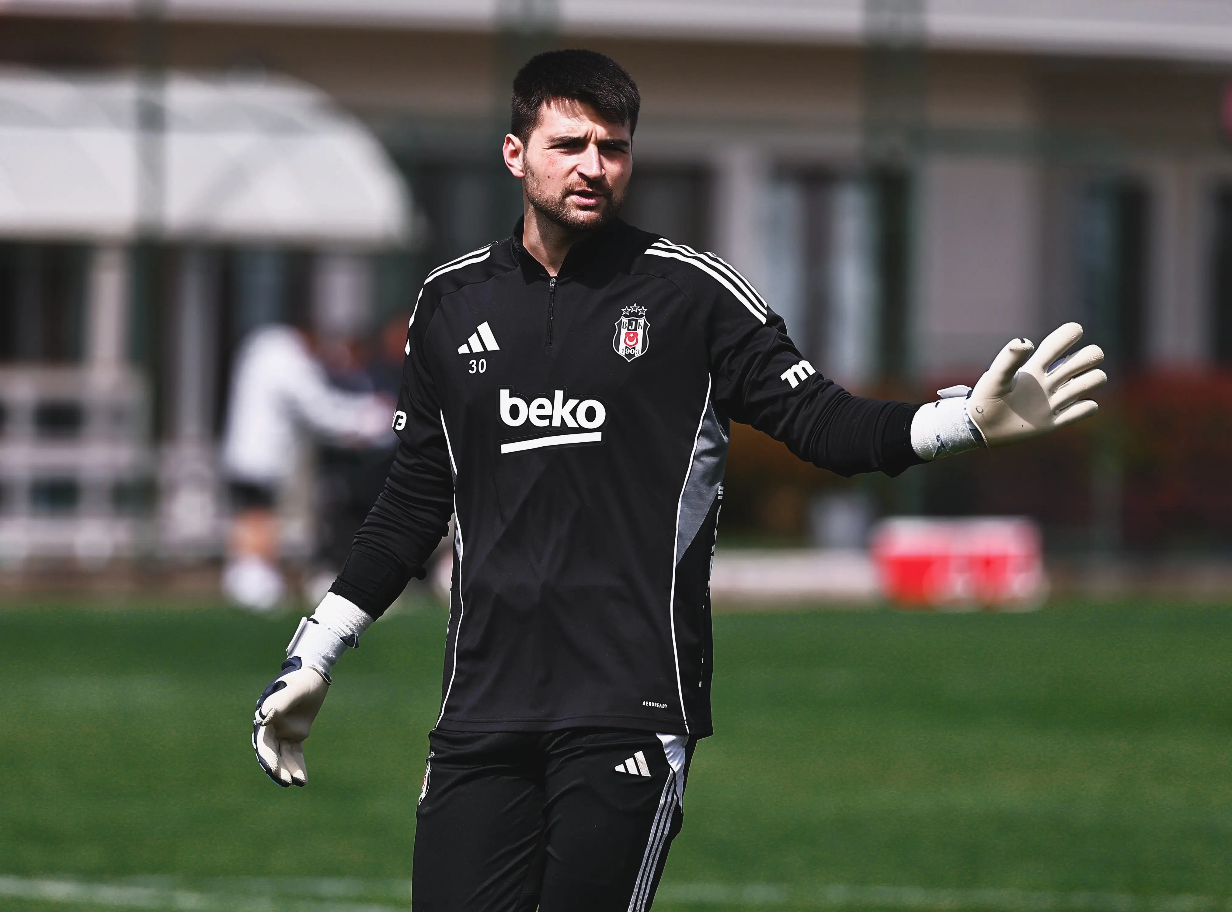 Beşiktaş'ta kaleci arayışları sürüyor: Ersin'in geleceği belirsiz