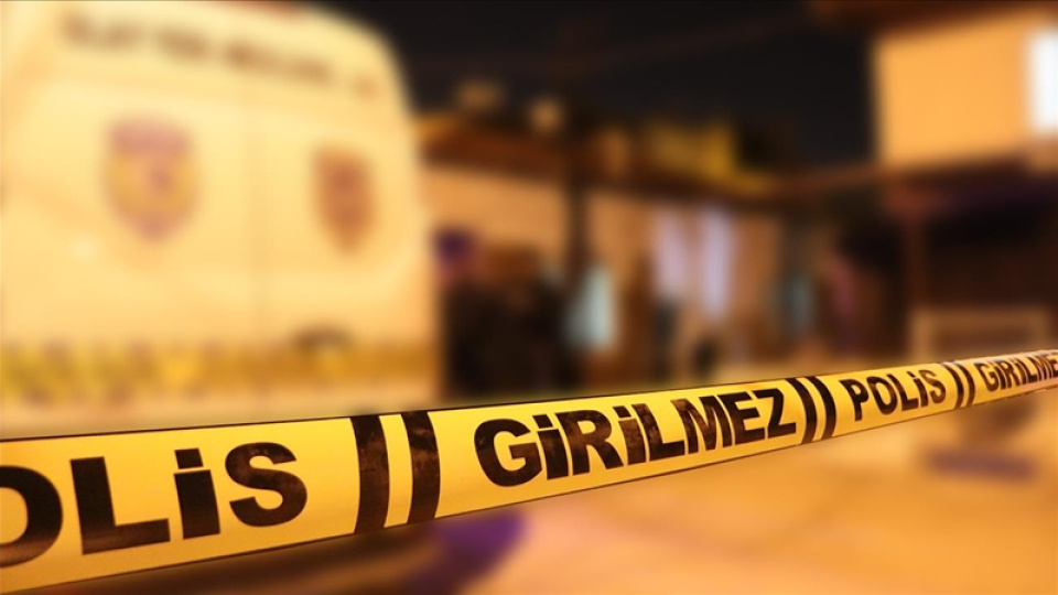 Kadıköy'de bir iş yeri kurşunlandı