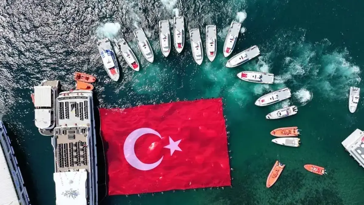 1 Temmuz Denizcilik ve Kabotaj Bayramı'nın 100. yılı! Turkuaz denizlerde tablo gibi kutlamalar yapıldı...