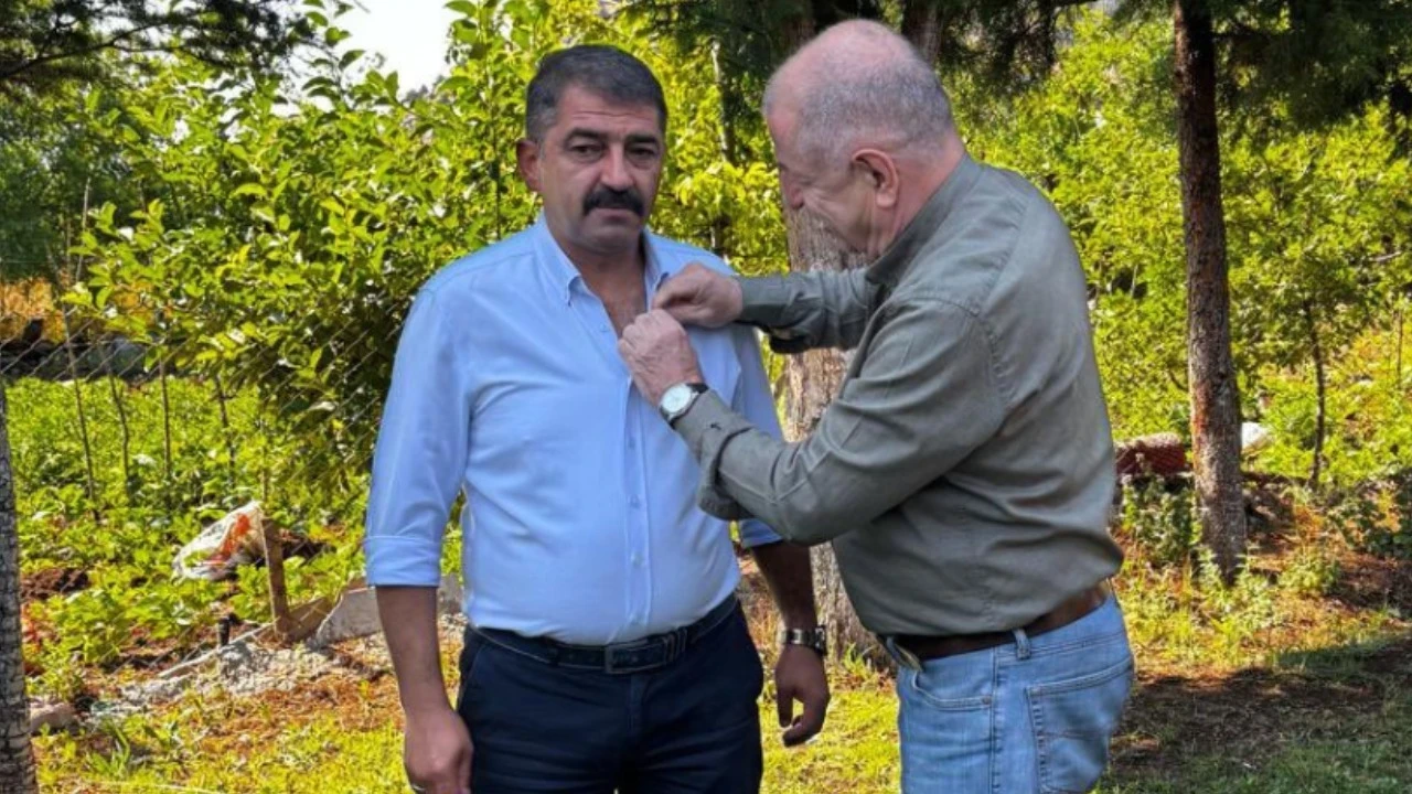 CHP'li belediye başkanı, Zafer Partisi'ne katıldı