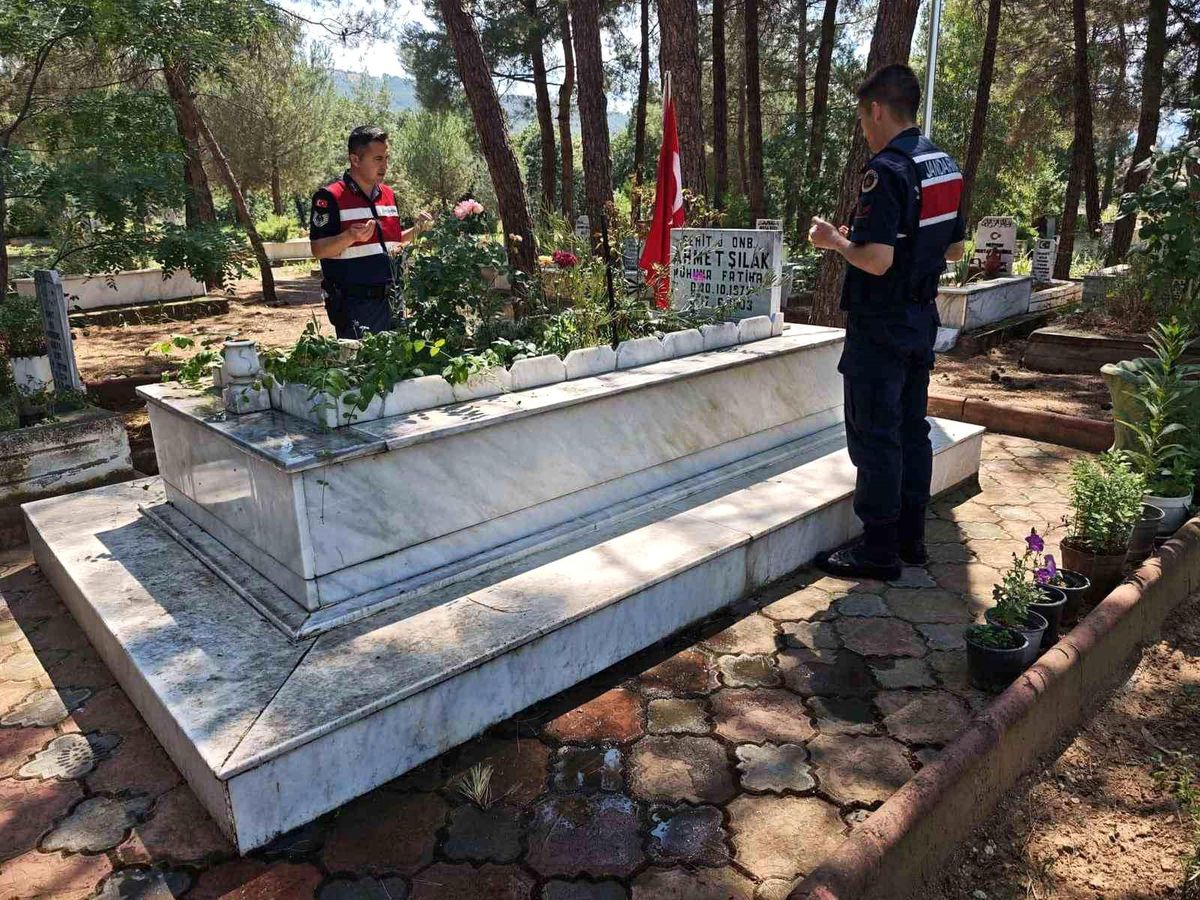 Jandarmadan şehit ailelerine vefa ziyareti