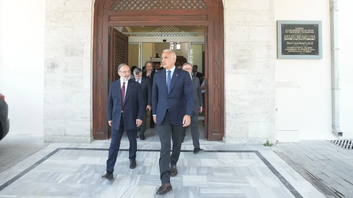 Bakan Ersoy: Medeniyet birikimimizi ilimle buluşturan çalışmaları memnuniyetle takip ediyoruz!