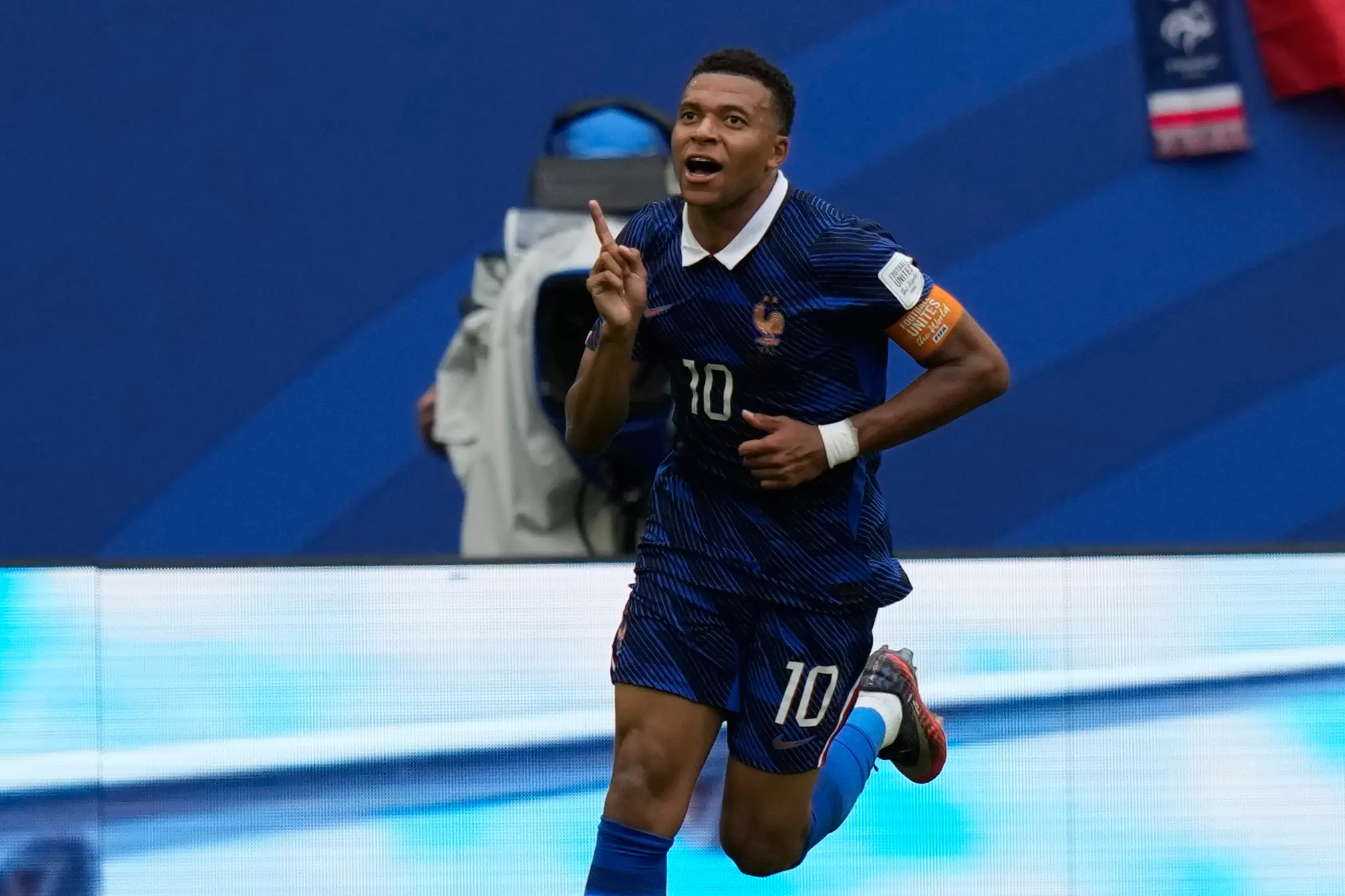 Messi'yi solladı! Mbappe, Dünya Kupası tarihine geçti