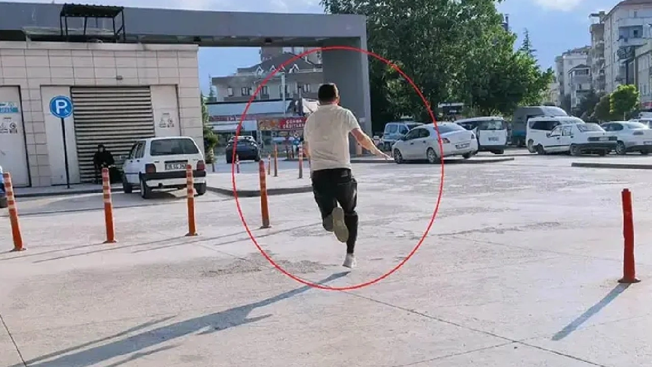 Hem kaçtı hem de 'Sen dur dedin durdum ağabey' dedi! Kovalamaca kamerada
