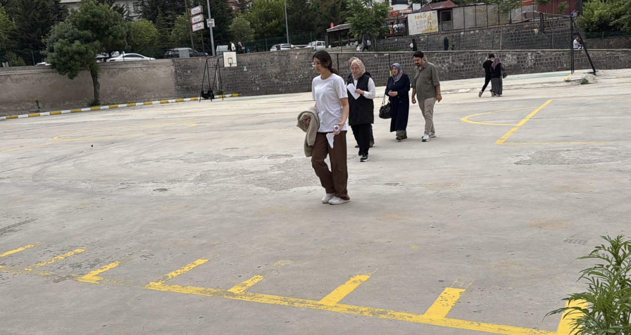 SON DAKİKA.... YKS'nin ilk oturumu TYT başladı