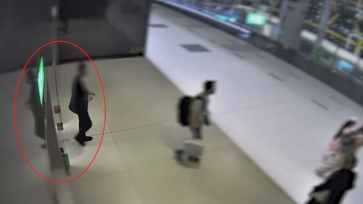 İstanbul Havalimanı'nda şüpheli yürüyüş ele verdi: Midesinden 26 kapsül uyuşturucu çıktı