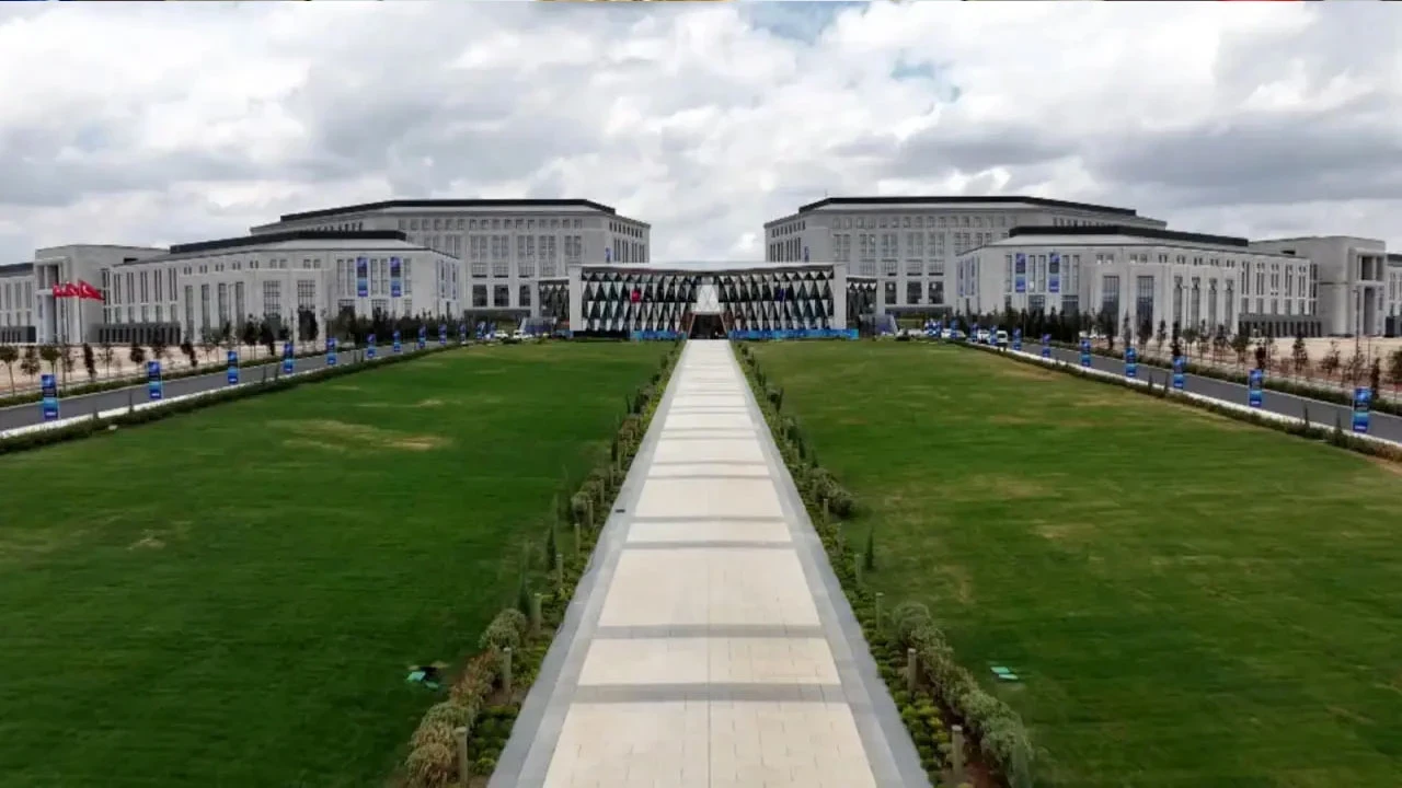 Ay Yıldız Karargahı, Pentagon'un 3 katı büyüklüğünde!