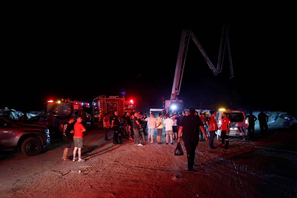 Bodrum'da makilik ve otluk alanda çıkan yangın söndürüldü