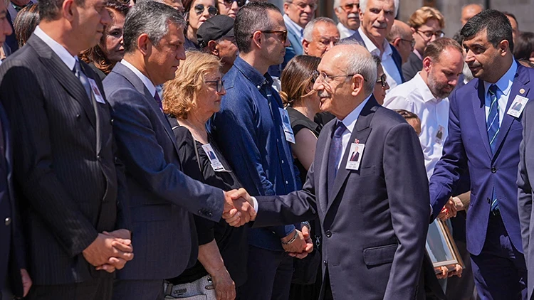 Kemal Kılıçdaroğlu ve Özgür Özel Meclis'te yan yana! İşte ilk görüntü