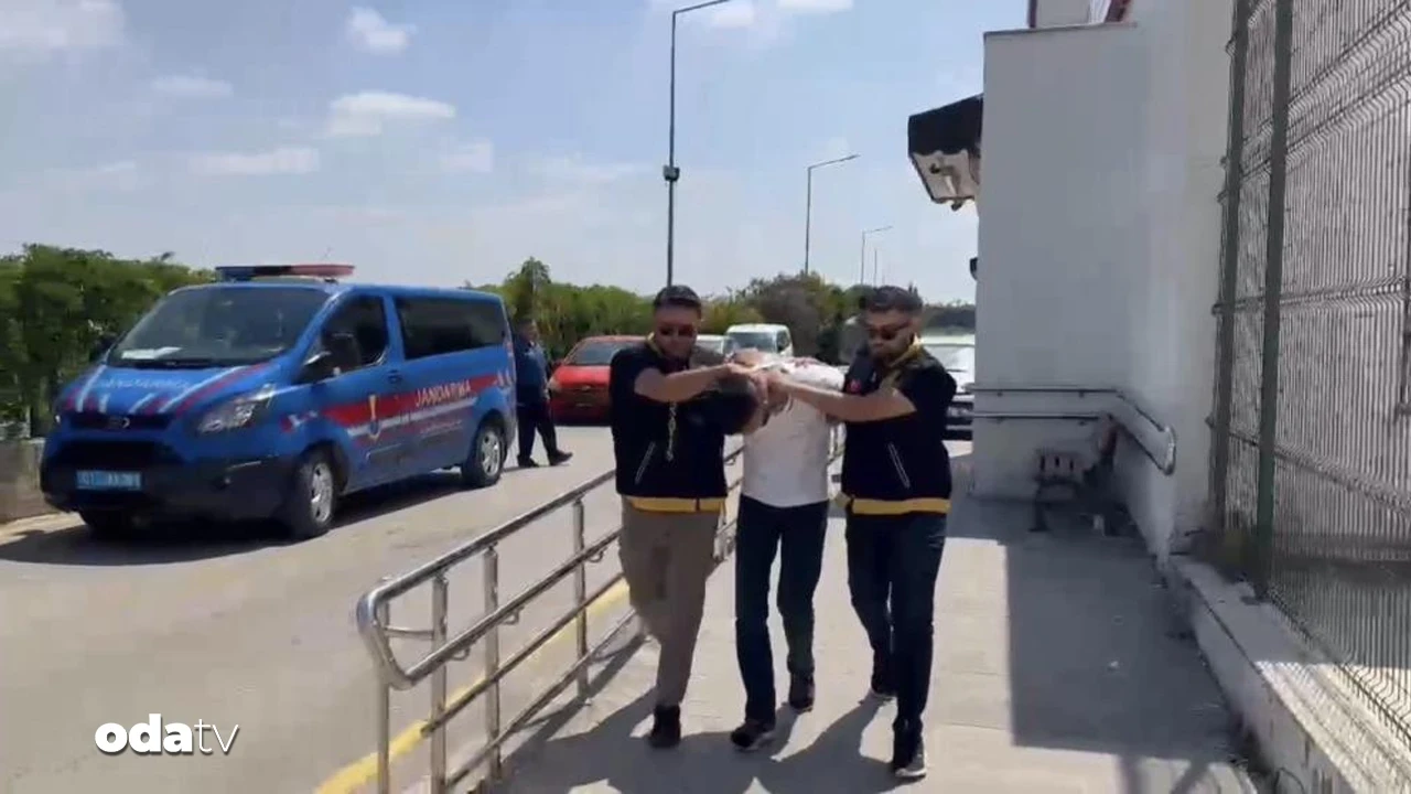 Kimliğini gizlemek için çarşaf giydi: İş yerini kurşun yağmuruna tuttu