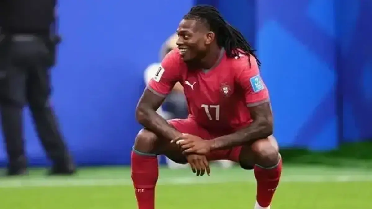 Milan'dan Leao için resmi açıklama! Fenerbahçe transfer için İtalya'da