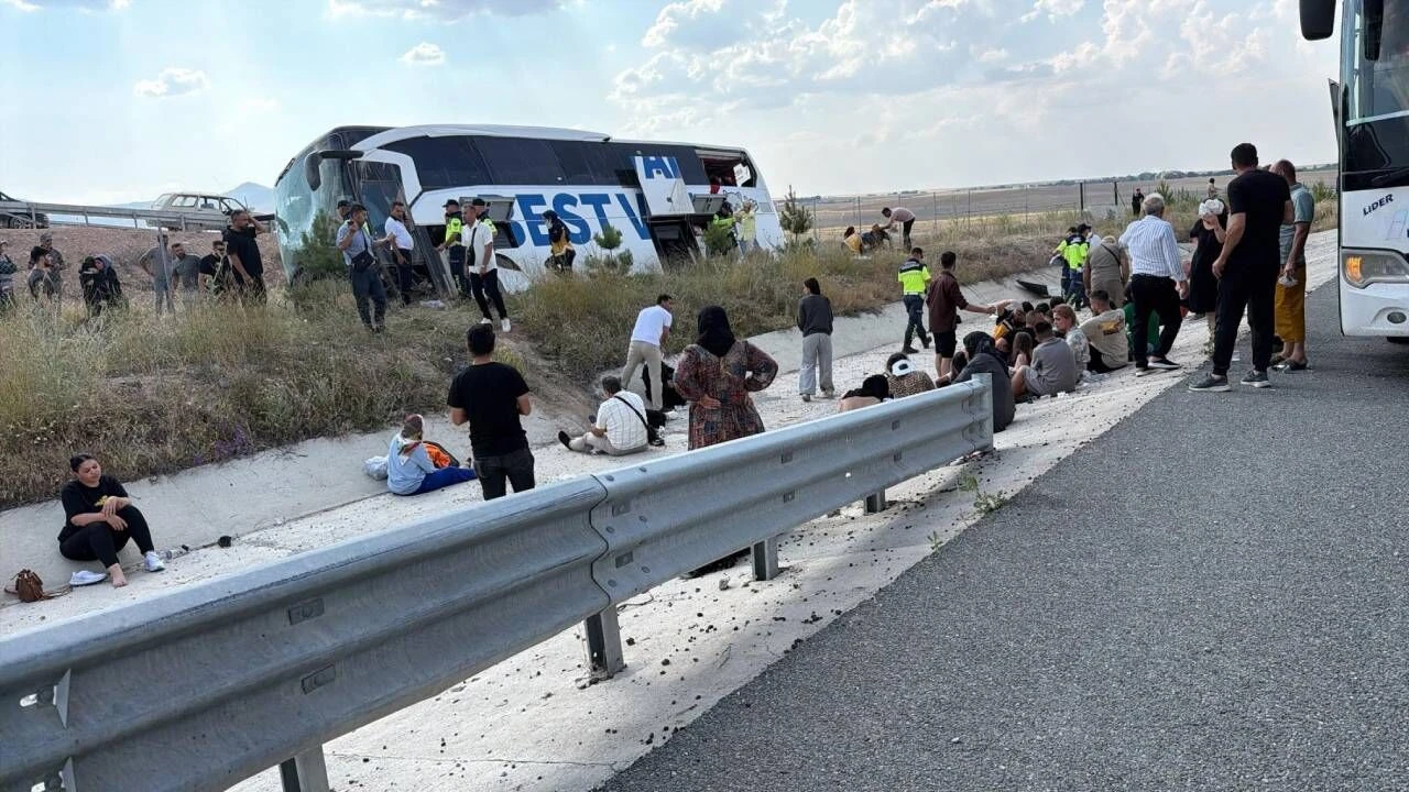 Ankara-Niğde otoyolunda feci kaza: 44 yaralı