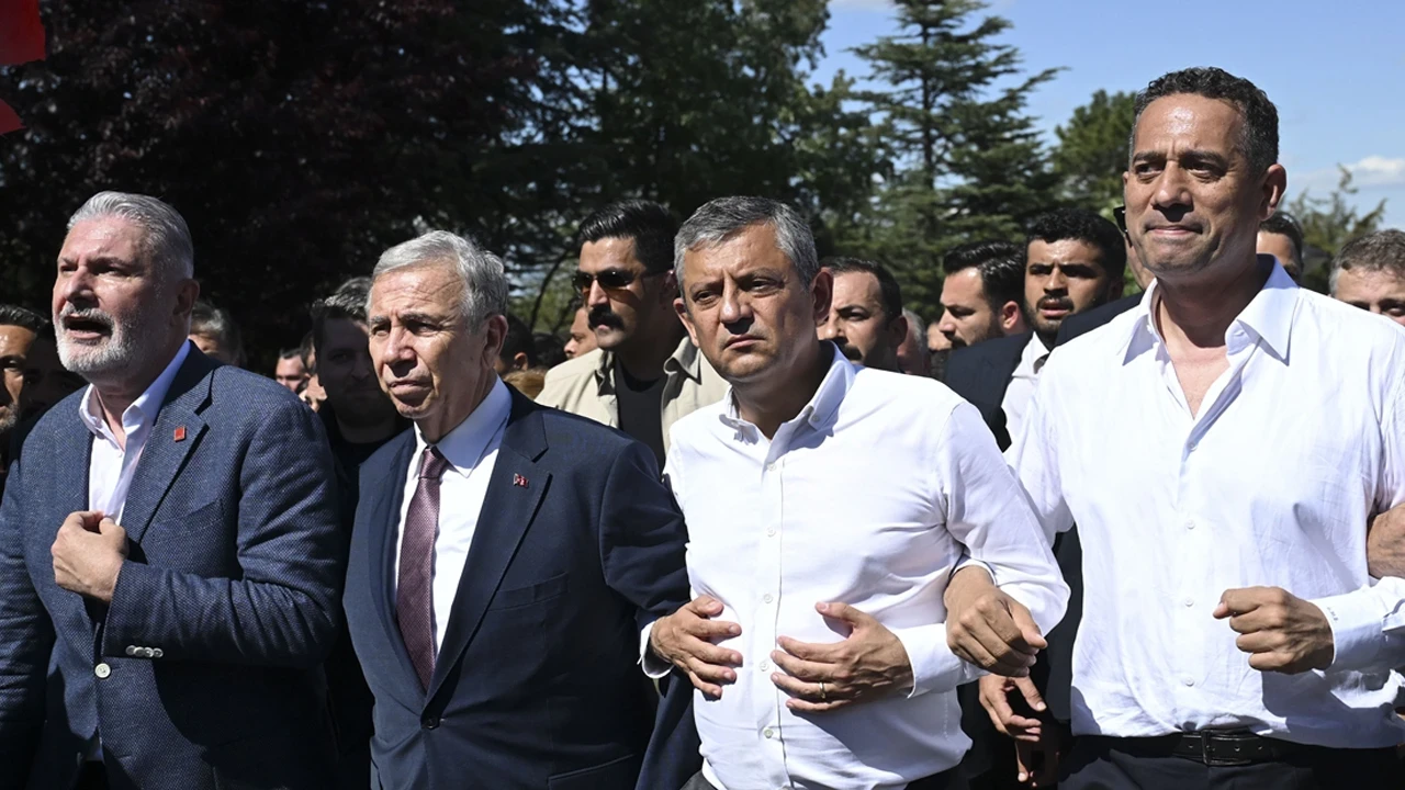 CHP'de grup toplantısı gerilimi! Mansur Yavaş'tan Kemal Kılıçdaroğlu'na çağrı