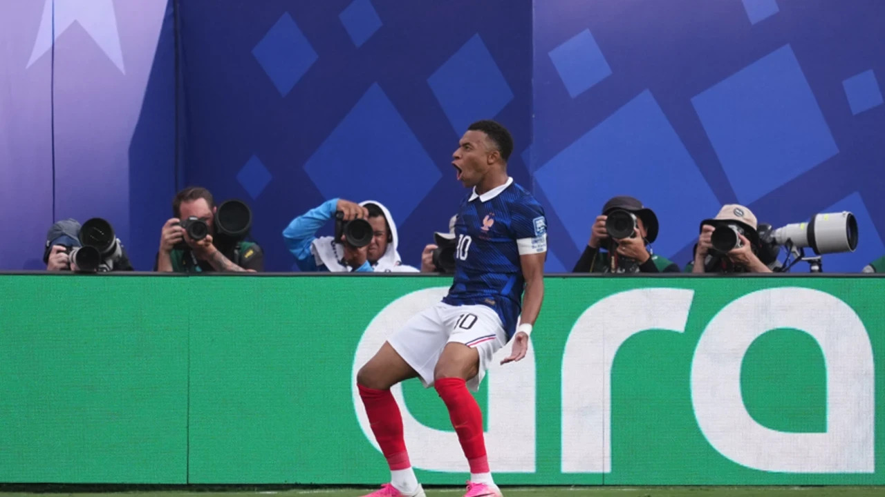 Mbappe şov yaptı: Fransa, İsveç'i rahat geçti
