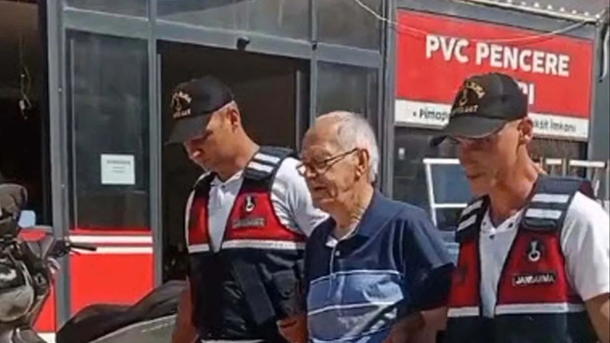 Kuşadası Kooperatif Başkanı gözaltına alındı | Bilgisayar ve dosyalara el konuldu