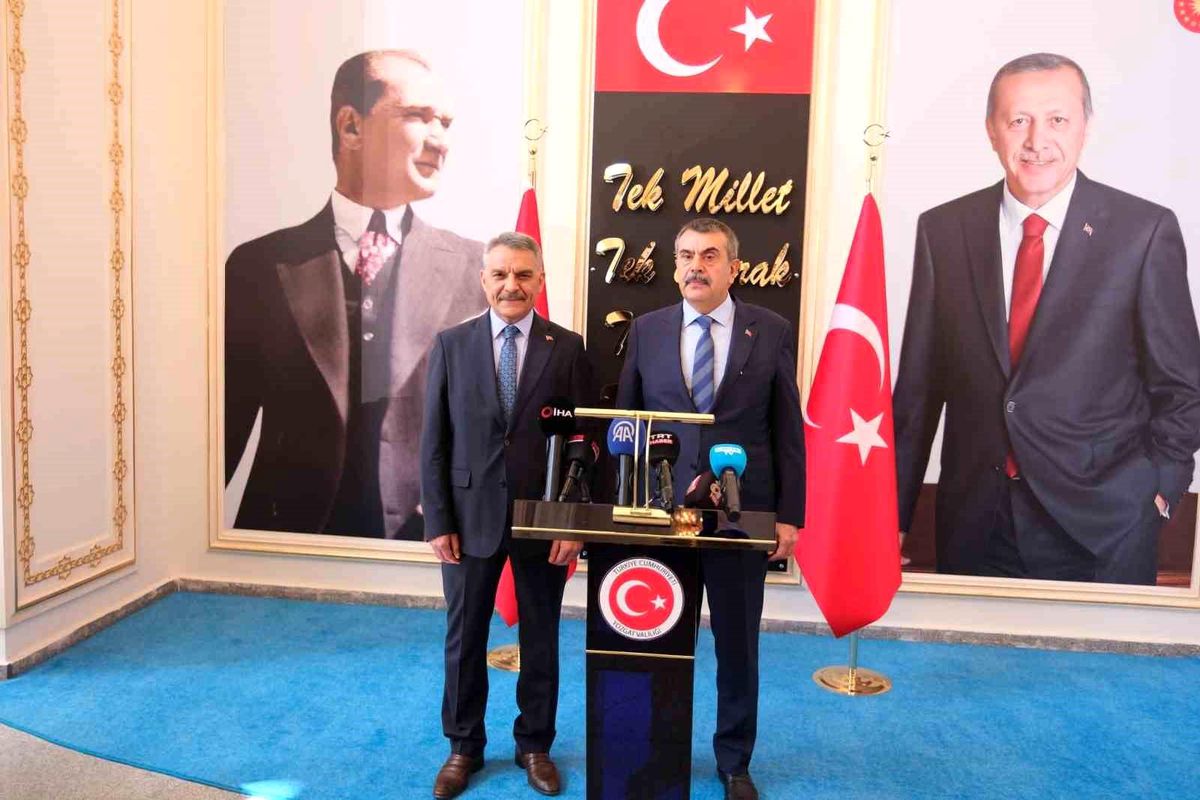 Bakan Tekin: "1 milyon 22 bin 658 öğrenci sınava girecek"