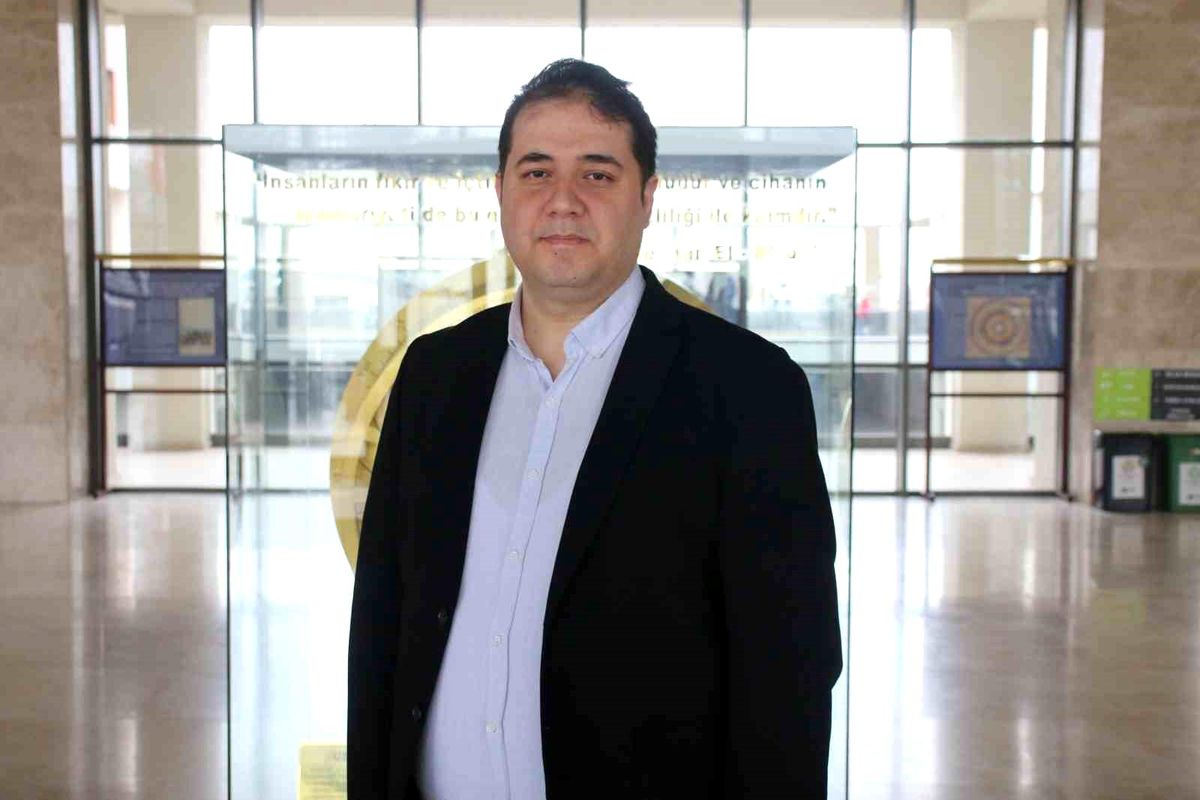Masa başında uzun saatler geçirenler için "mikro hareket" önerisi