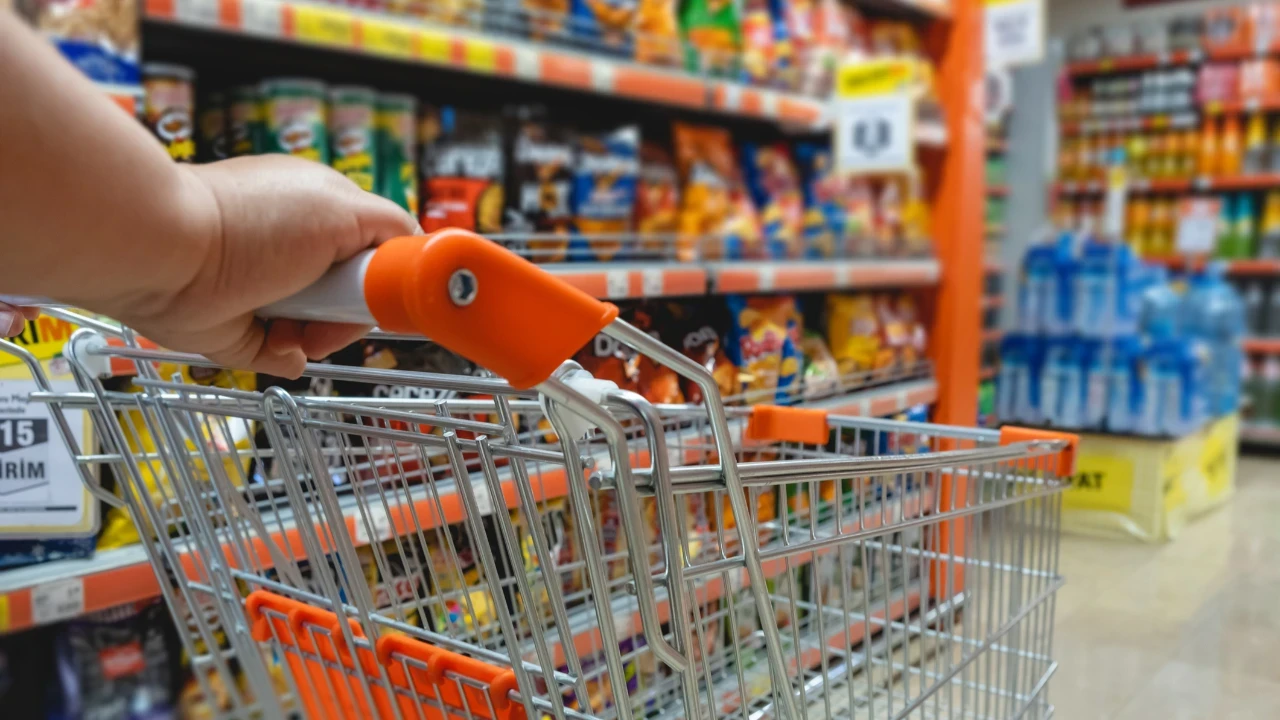 Türkiye'nin ilk hipermarketi geri döndü: Kapatılan kepenkler yeniden açıldı