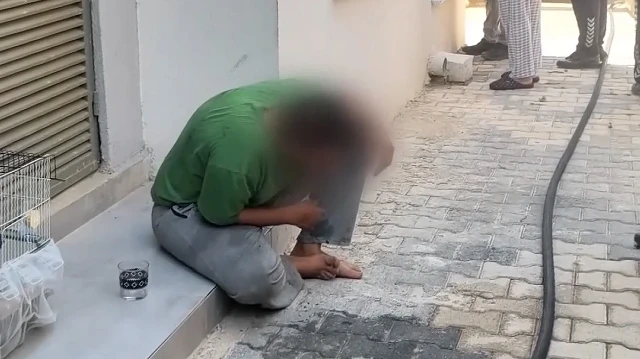 Annesine sinirlenen genç kendini odaya kilitleyip evi yakmaya çalıştı