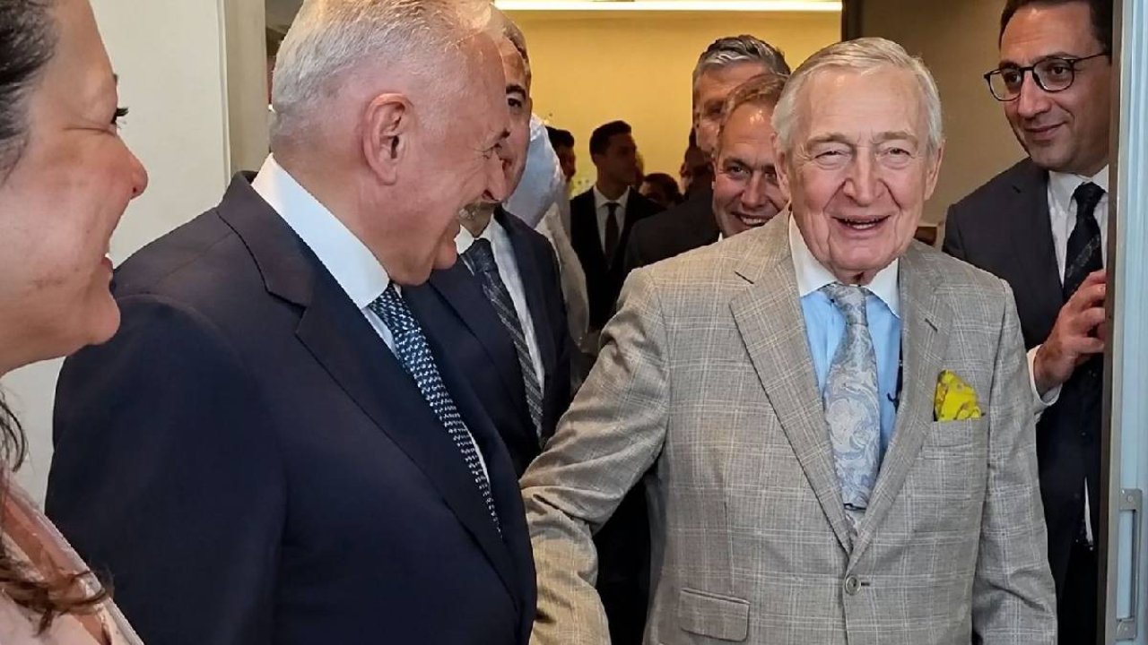 Tepki çeken fıkra sonrası Rahmi Koç özür diledi