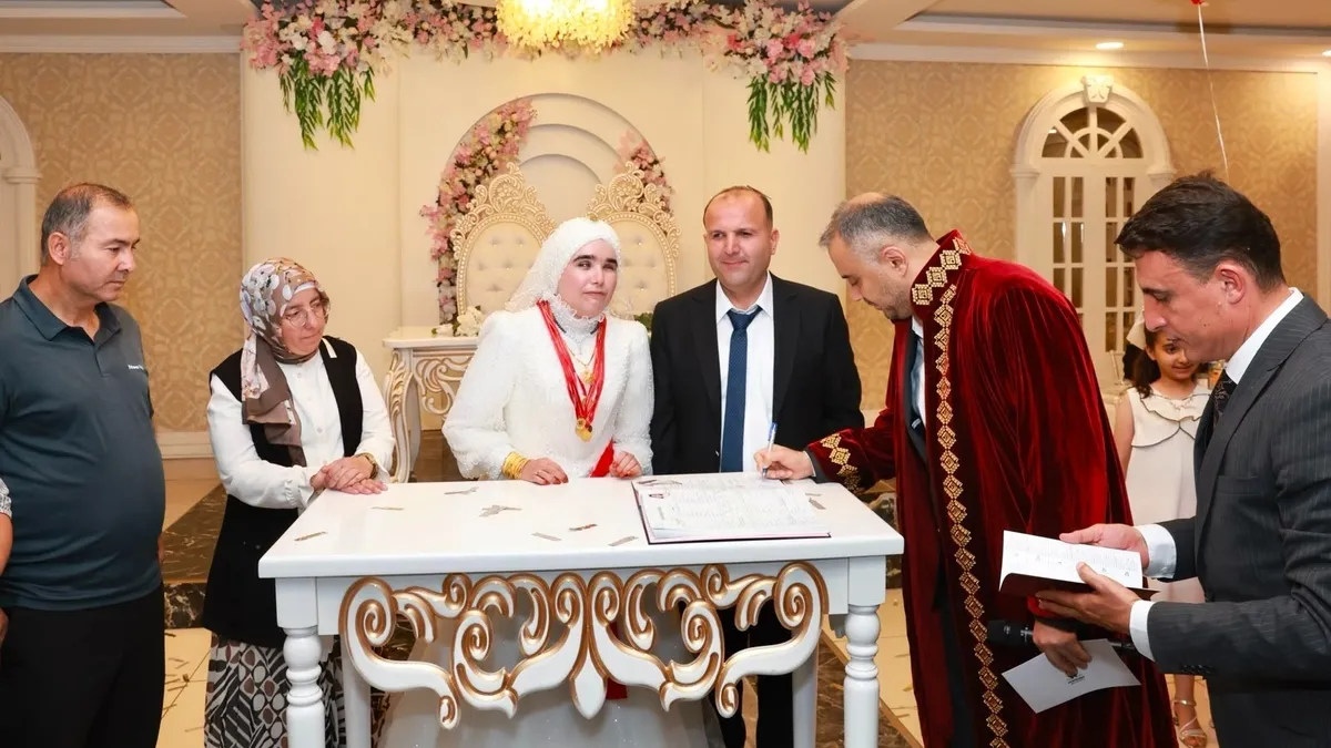 Sevgi karanlığı aydınlattı! Görme engelli çiftin inanılmaz hikayesi