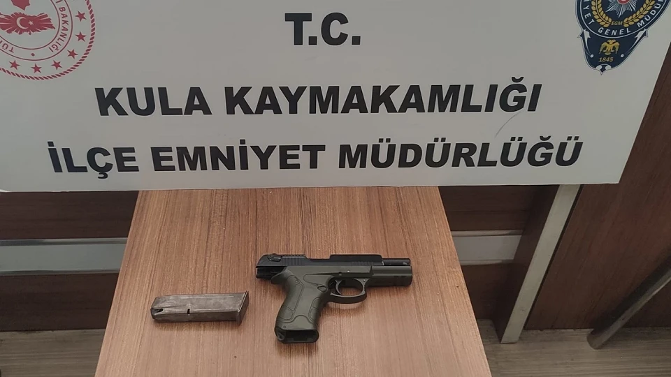 Manisa'da zehir tacirlerine darbe: 10 kişiye işlem, 5 tutuklama