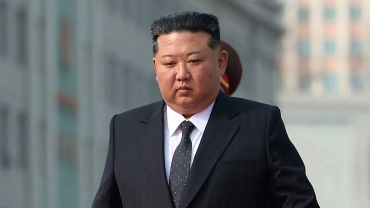 Kuzey Kore, ülkenin nükleer kapasitesinin simgesi "Choe Hyon" destroyerini hizmete aldı