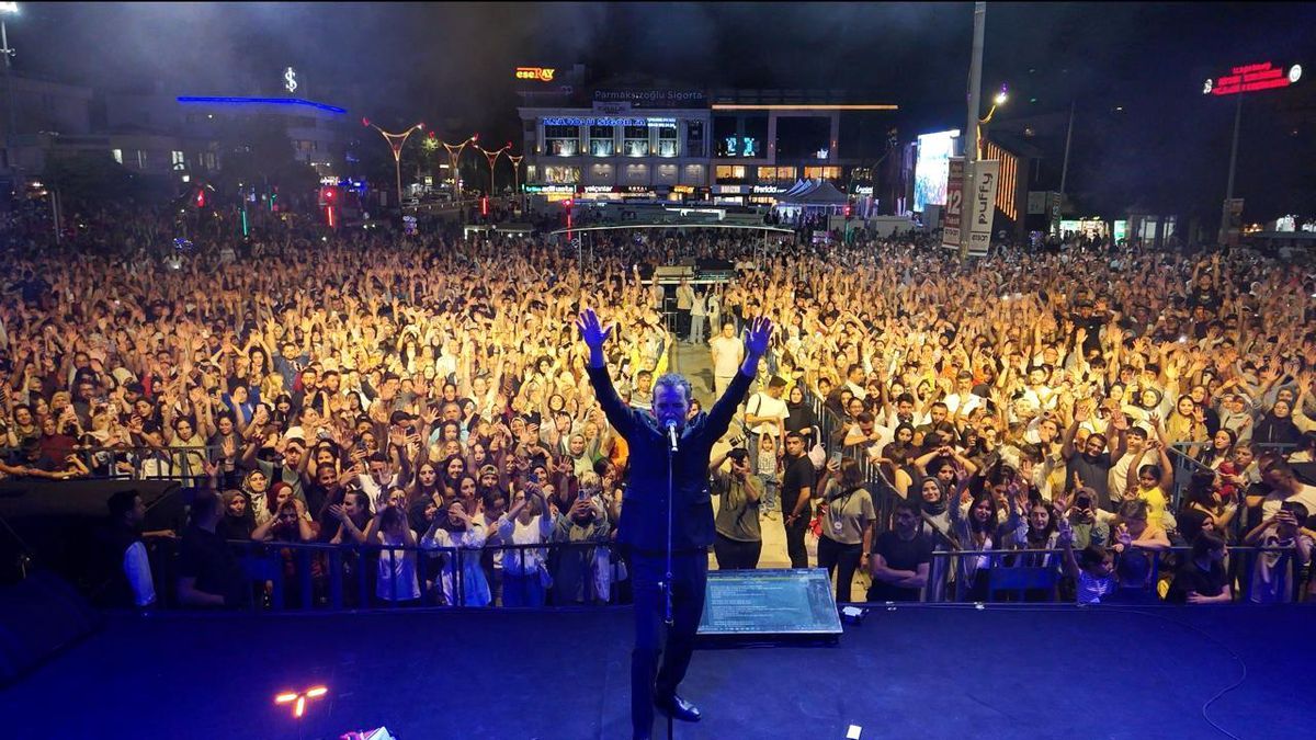Ferhat Göçer Erzincan'ı coşturdu