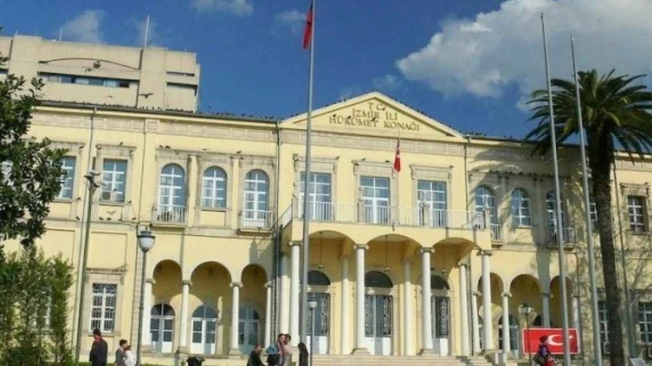 İzmir Valiliği'nden yürüyüş yasağı
