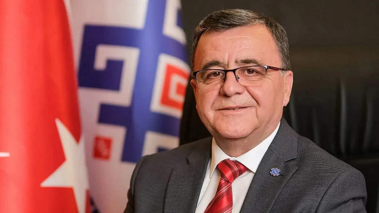 Altıeylül Belediye Başkanı Hakan Şehirli'den Babalar Günü mesajı