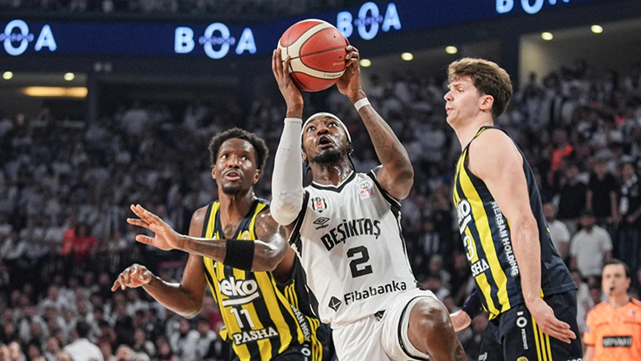 Beşiktaş-Fenerbahçe maçı öncesi tribün hamlesi: Maskeler taraftarları bekliyor