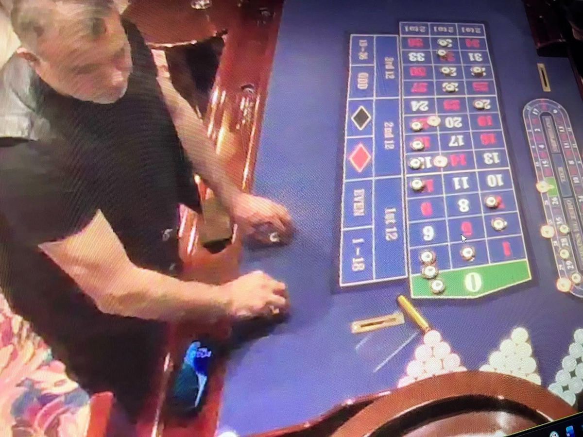 Nerede ve ne zaman çekildiği ortaya çıktı! İşte Haluk Levent'in kumarhane fotoğrafının perde arkası
