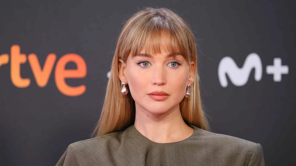 Jennifer Lawrence Apple stüdyolarının yeni romantik komedi filminde başrolü üstlenmeye hazırlanıyor